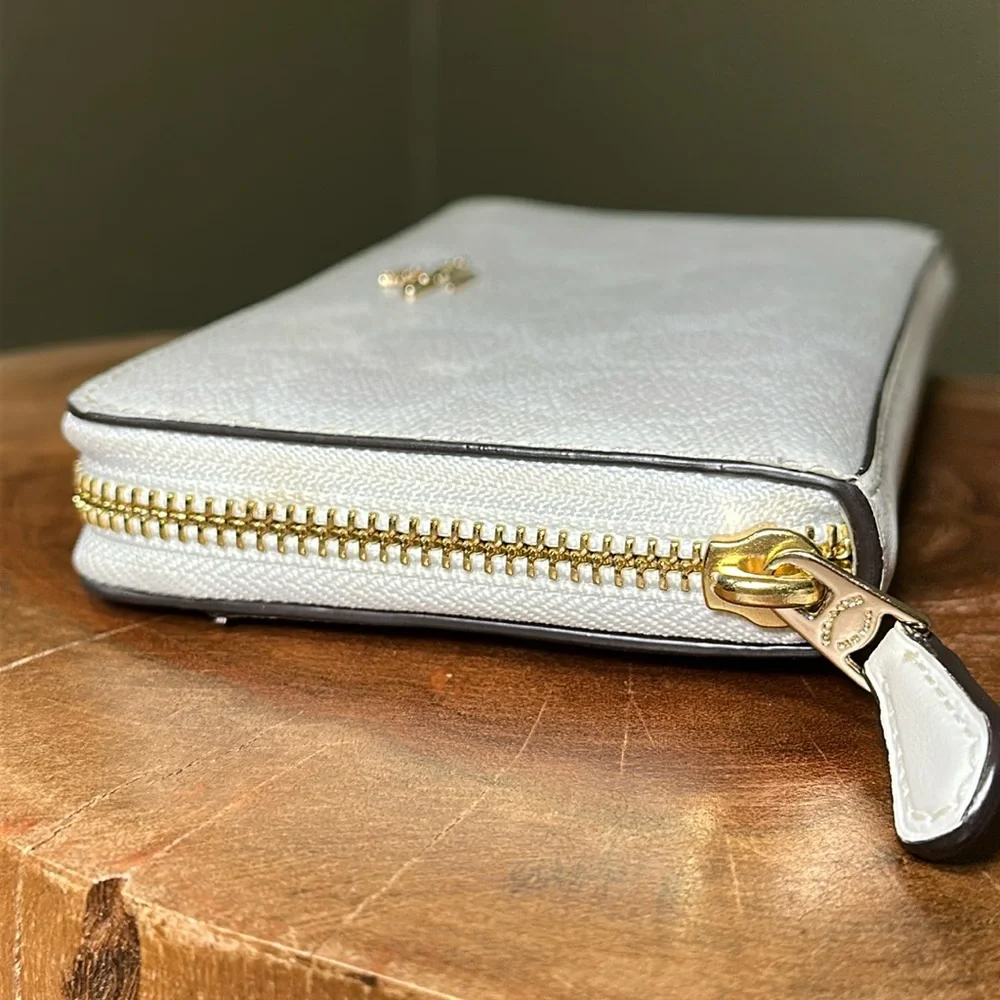COACH Accordion Zip Wallet In Signature Canvas